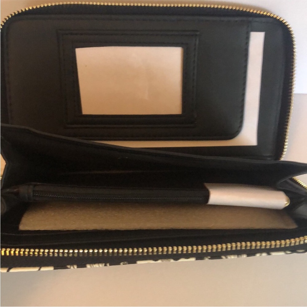 Betsey Johnson Zia Skull Wallet - Picture 4 of 6